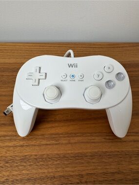 Official Nintendo Wii Classic Controller Pro - White